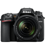 نيكون D7500 من الأمام
